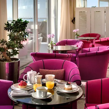 Grand & Thalasso 5* 생장드루즈