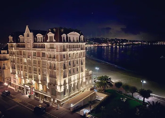 Grand & Thalasso Отель Сен-Жан-де-Люз