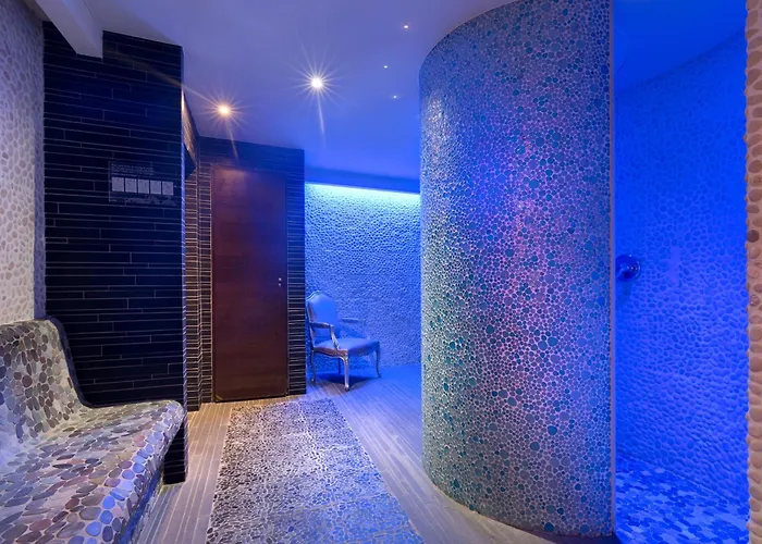 Отель Grand & Thalasso
